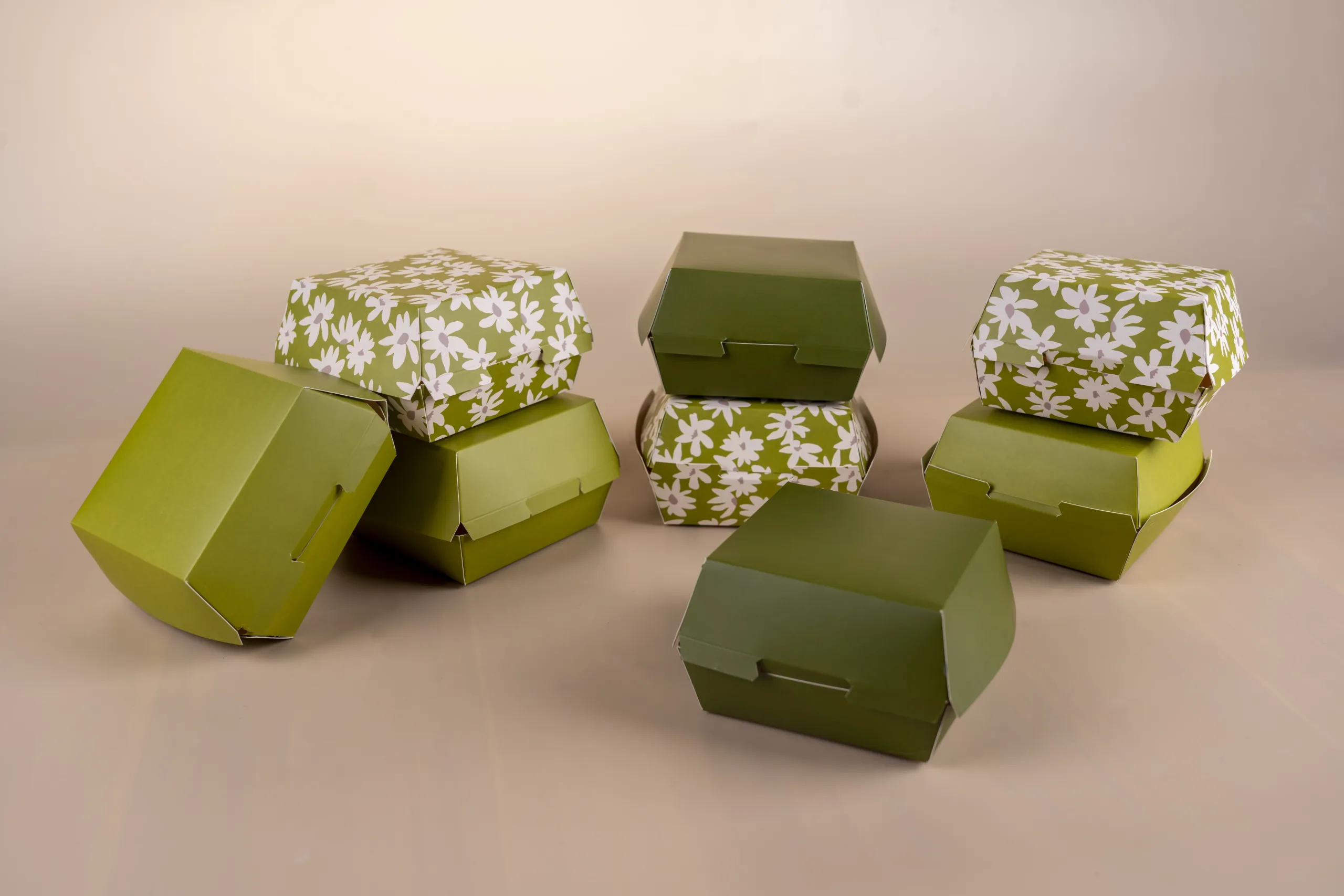 HAMBURAGE BOX à l'échelle